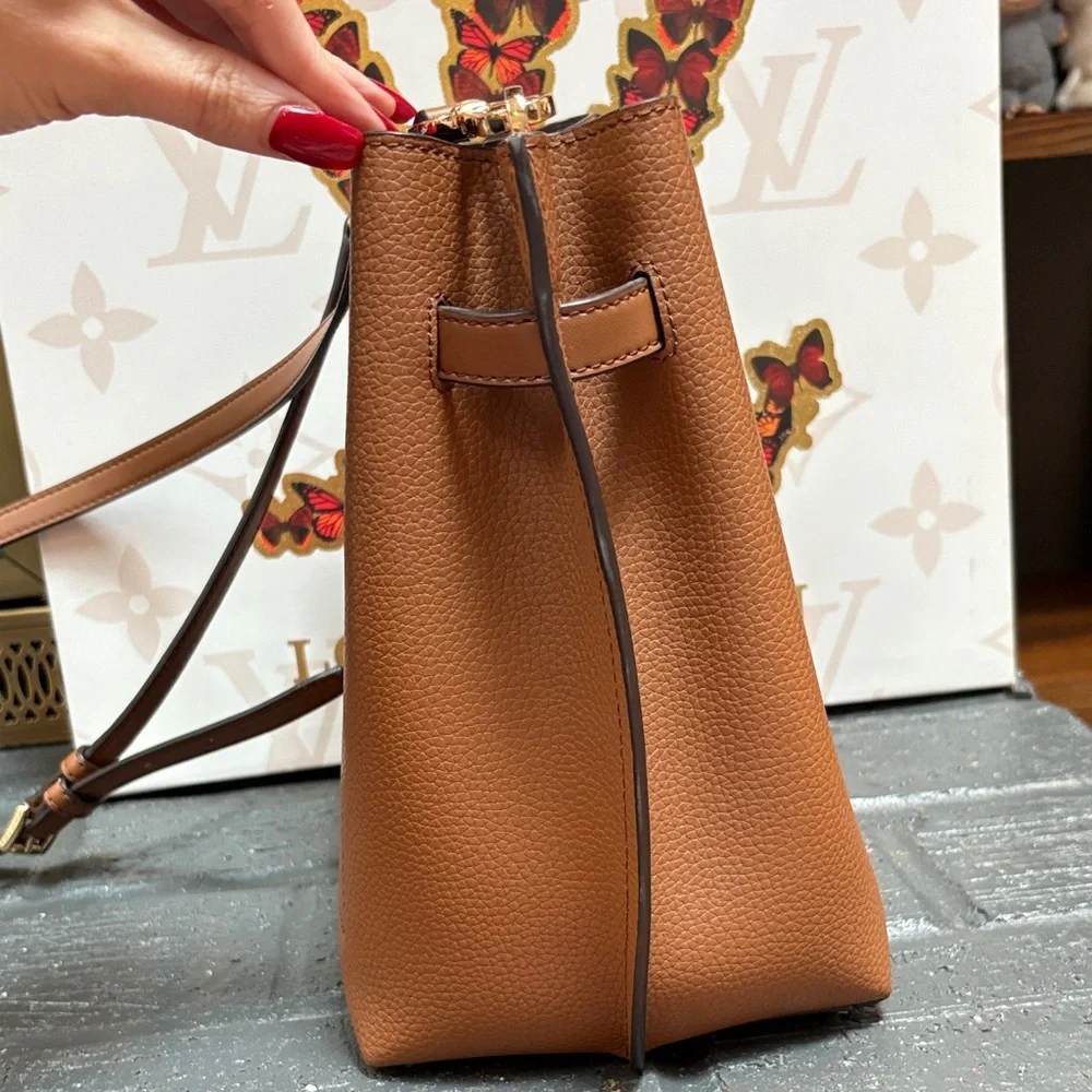 Michael Kors Emilia Small Bucket Bag Messenger Leather Luggage - Picture 5 of 16